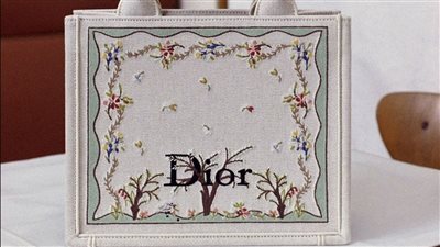 تشكيلة المصمم جوناثان أندرسون لدار Dior بمناسبة عيد الحب