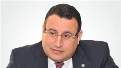 رئيس جامعة بنها يهنئ الدكتور عبد العزيز قنصوة وزير التعليم العالي