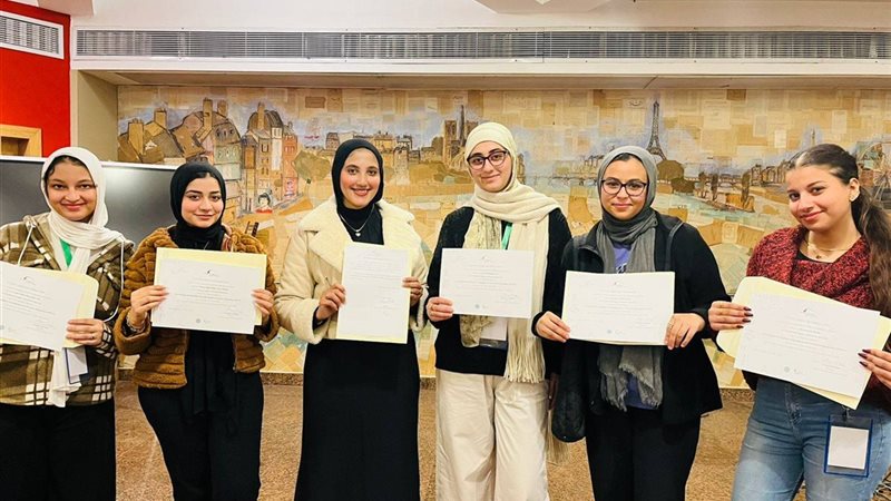 طالبات جامعة بنى