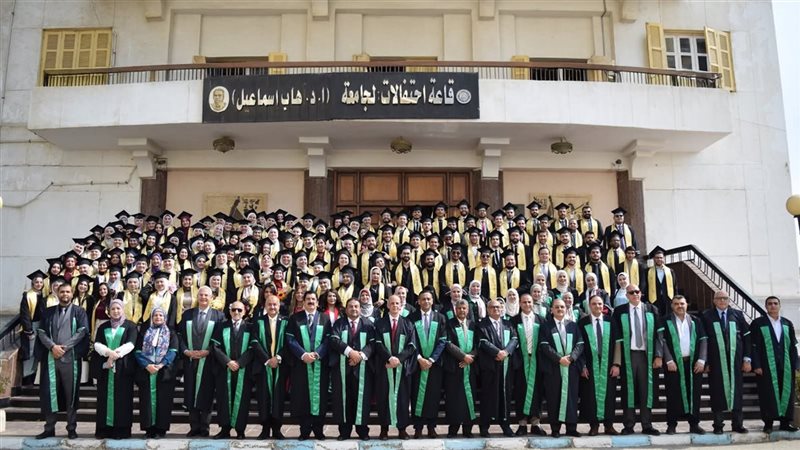 تخرج الدفعة 24 بكلية