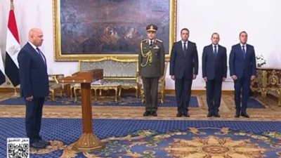 الفريق مهندس كامل الوزير يؤدي اليمين الدستورية أمام الرئيس السيسي وزيرا للنقل