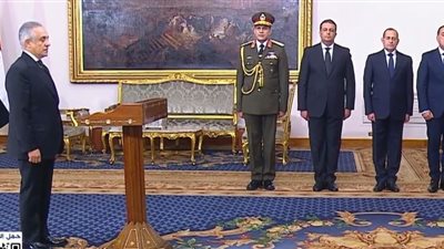 المستشار محمود الشريف يؤدي اليمين الدستورية أمام الرئيس السيسي وزيرا للعدل