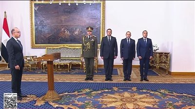 محمد فريد يؤدي اليمين الدستورية أمام الرئيس السيسي وزيرا للاستثمار