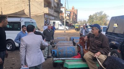 محافظ الدقهلية يستوقف سيارات توزيع البوتاجاز لمراجعة الأوزان
