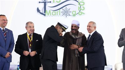 الأكاديمية العربية تكرم القبطان أحمد عمر بطل واقعة إنقاذ مهاجر بالبحر المتوسط