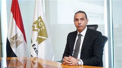 عزام يستعرض أبرز مؤشرات الأداء السوقي وخطط تطوير البورصة