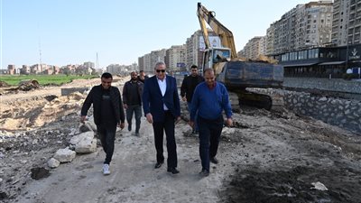 محافظ الغربية يتابع ميدانيًا تطوير كورنيش محور محلة منوف 