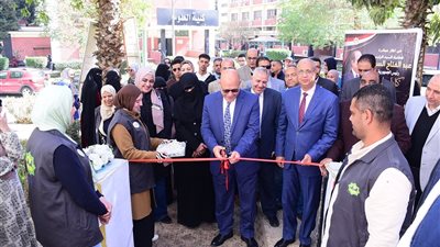 لمسة دعم وعطاء.. افتتاح معرض أبواب الخير المجاني لطلاب جامعة سوهاج