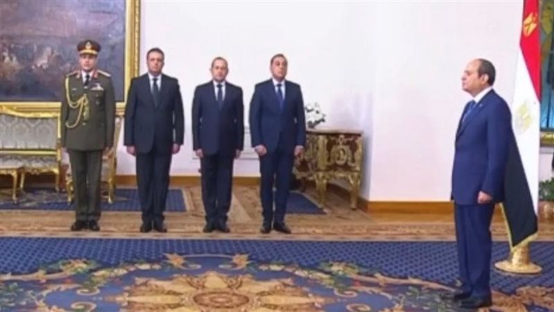 الرئيس يستقبل الوزراء