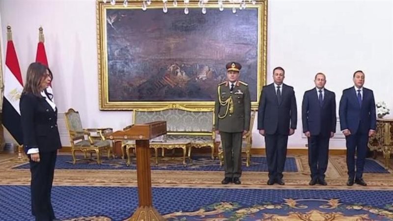 وزيرة الثقافة تؤدي