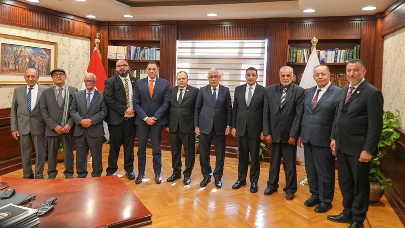 صورة تذكارية للقاء