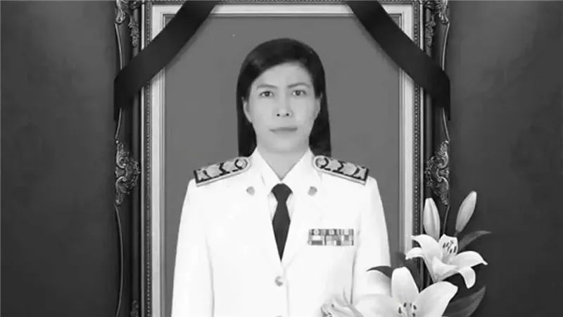  مديرة المدرسة