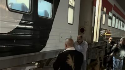خروج عربة قطار القاهرة الإسكندرية عن القضبان بالبحيرة دون إصابات