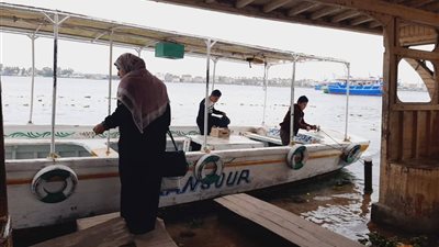 توقف حركة الصيد بسبب ارتفاع الأمواج وطقس غائم على المدن الساحلية بالبحيرة