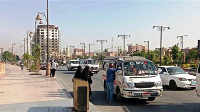 لضبط الشارع الأسواني حملات مكثفة  لضبط السيارات المخالفة وتوقيع عقوبات فورية 