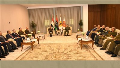 رئيس أركان حرب القوات المسلحة يعود إلى أرض الوطن عقب إنتهاء زيارته لدولة ليبيا