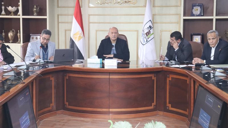 اللواء حازم عزت السكرتير