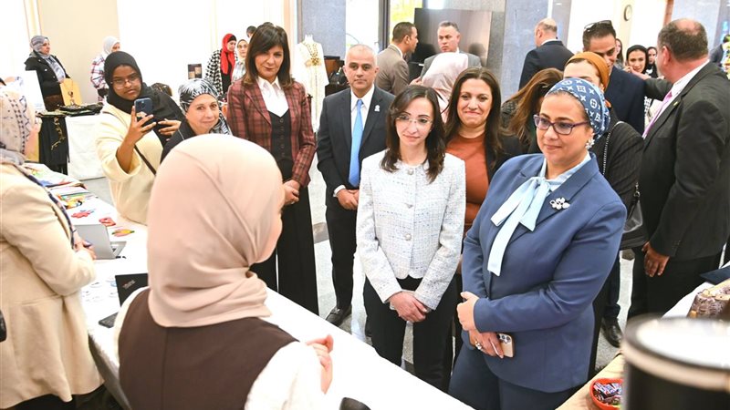 محافظ البحيرة  تشارك