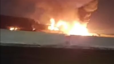 حريق يلتهم سيارة نقل أعلي الطريق الدائري باتجاه حلوان