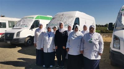 تقديم الخدمات الطبية والكشف على 604 مواطنين بالقافلة العلاجية بمنطقة عيون موسي