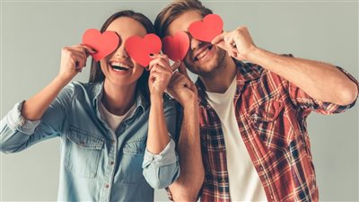 حب الذات والعائلة أهم شيء.. كيف يحتفل جيل زد بعد الحب؟