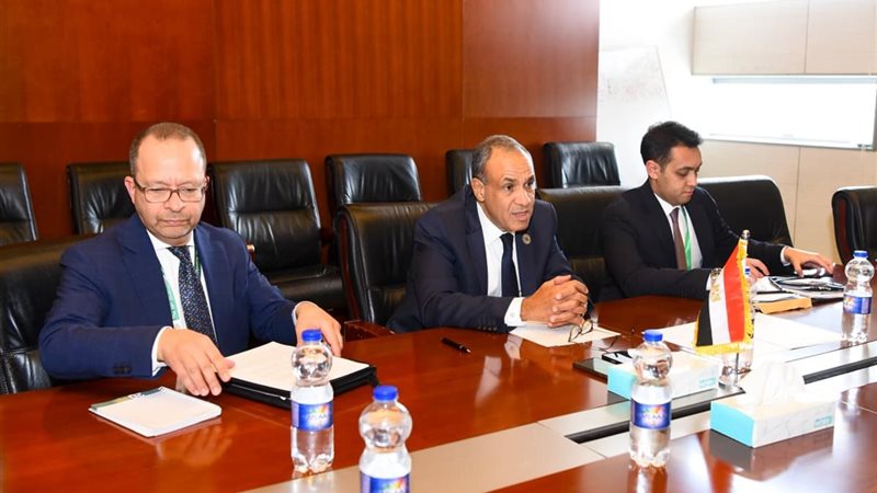 وزير الخارجية والمديرة