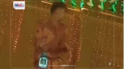  مرحب شهر الصوم.. رقص شاب أمام مسجد السيدة زينب يشعل غضب السوشيال ميديا