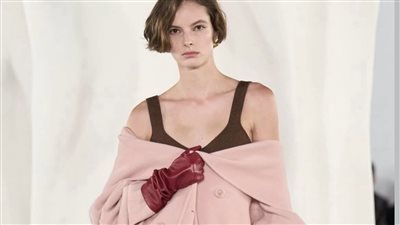 التوزان بين الدقة والجرأة في عرض Ulla Johnson بأسبوع الموضة النيويوركي