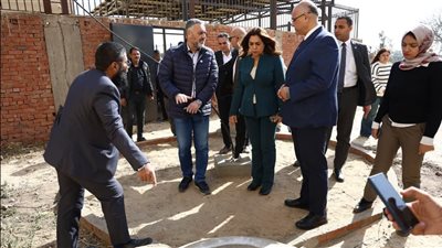 وزيرة التنمية المحلية تتفقد وحدة البيوجاز بمجزر كفر شكر بالقليوبية