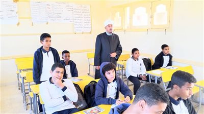 رئيس «أزهرية السويس» يتابع سير الدراسة بمعاهد منطقة السويس الأزهرية