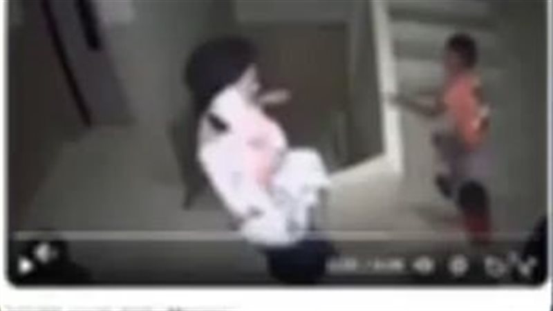  التعدي على طفلين