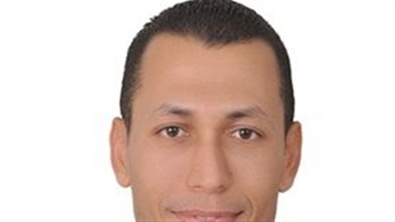 الكاتب الصحفي محمد