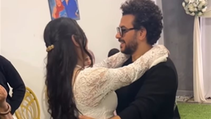 كريم الحسيني وشقيقته