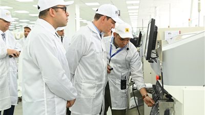 شنايدر إلكتريك يوقع اتفاقية لتجميع وحدات الداتا سنتر بمصنع إلكترونيات العربية 