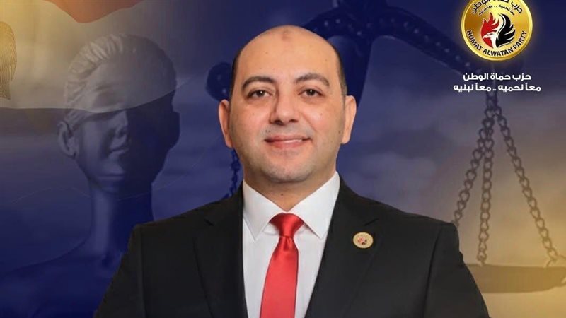 الدكتور أحمد العطيفي