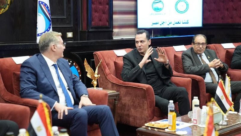 النائب أحمد عبد الجواد