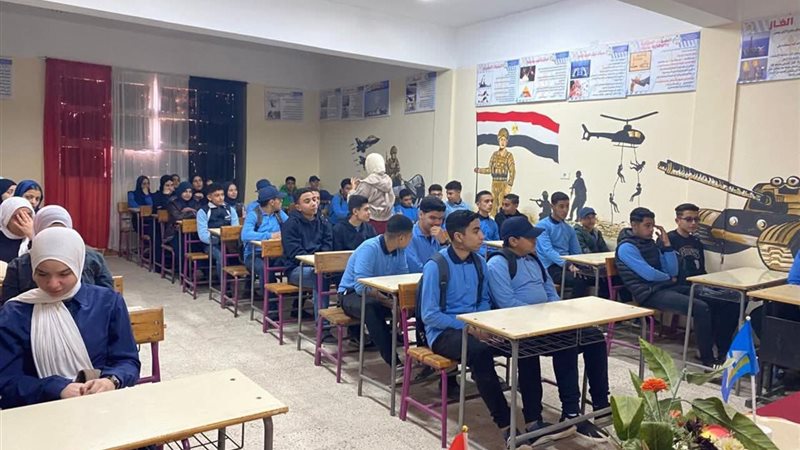 ندوة تثقيفية بمدرسة