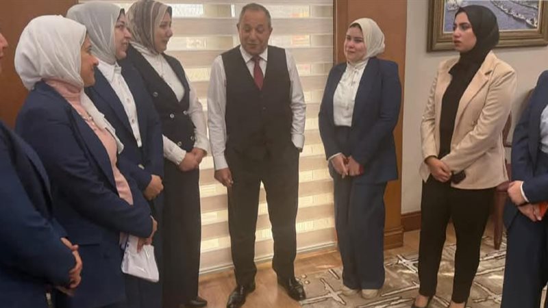 محافظ بورسعيد يودع