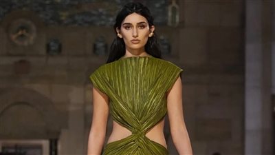 عرض أزياء Cult Gaia يظهر إبداعات الاناقة العصرية بأسبوع نيويورك للموضة