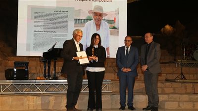تكريم رموز التجربة المؤسسة في الدورة الـ30 لسيمبوزيوم أسوان للنحت على الجرانيت