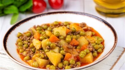 طريقة تحضير البسلة المجمدة باللحمة المفرومة.. وصفة سهلة بطعم شهي