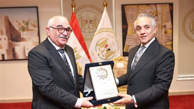 وزير العدل - رئيس