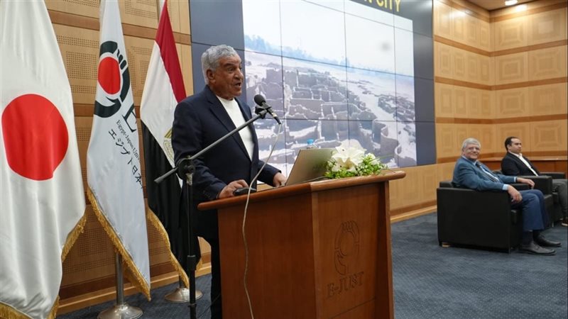زاهي حواس 