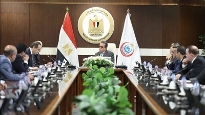 وزير الصحة يتابع الاستعدادات للتشغيل التجريبي لمنظومة التأمين الصحي الشامل