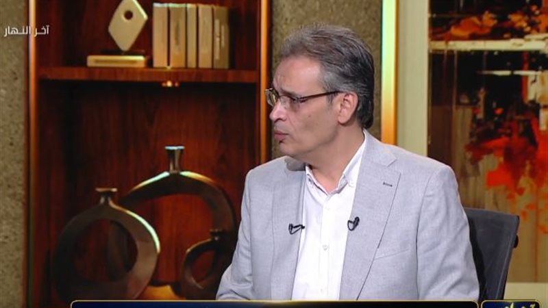 الكاتب الصحفي عبد