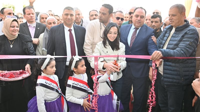 محافظ البحيرة تواصل