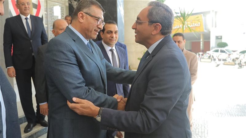 محافظي قنا السابق