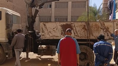 تكثيف أعمال رفع كفاءة الإنارة وصيانة المرافق بنطاق الحي لاستقبال لشهر رمضان