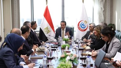 نقلة نوعية بدعم القيادة السياسية..وزير الصحة يتابع مشروع