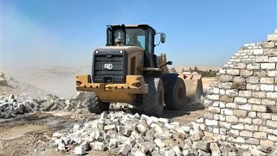  إزالة 24 حالة تعدي واسترداد 42 فدان ضمن أعمال الموجة الـ28 للازالات بأسيوط